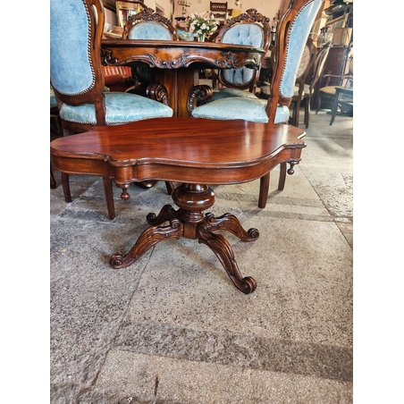 Италианска антикварна холова маса