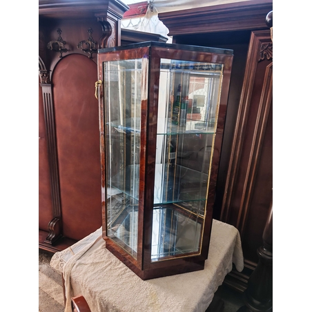 Шестоъгълна витринка