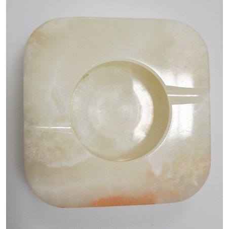 Оникс - Пепелник