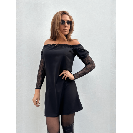 Черна рокля с дантелени ръкави