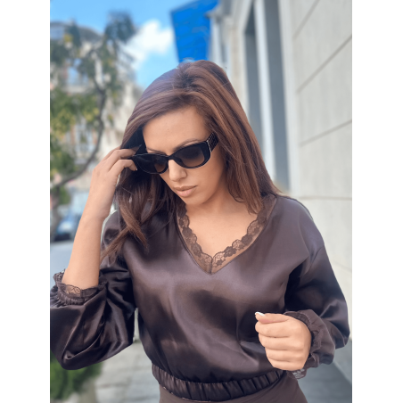 Сатенена блуза с дантела