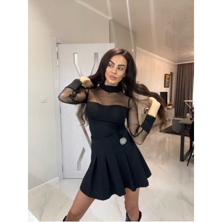 Черна блуза с тюл ръкави и висока яка