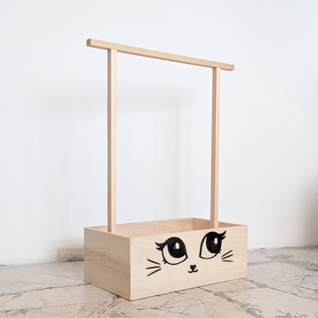 Дървено гардеробче за подаръци, изписване, кръщене и др.