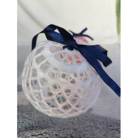 Коледна топка бяла