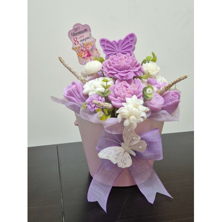 Ароматен букет от соев восък в лилаво