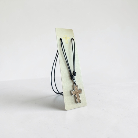 Православно колие с дървен кръст и метална рамка