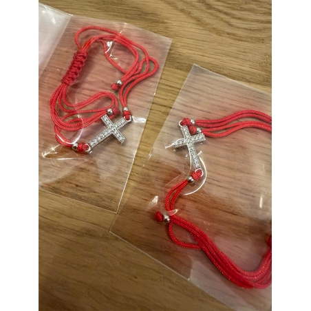 Сребърна гривна 925 с кръст и камъни – червен конец