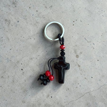 Православен ключодържател с черен кръст и декоративни мъниста