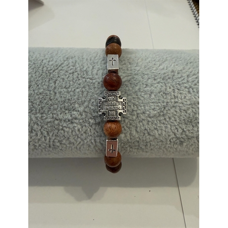 Гривна с дървени мъниста и метален кръст с надпис