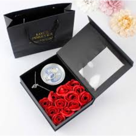 Комплект ароматни сапунени рози, верижка с висулка, естествена перла в мида