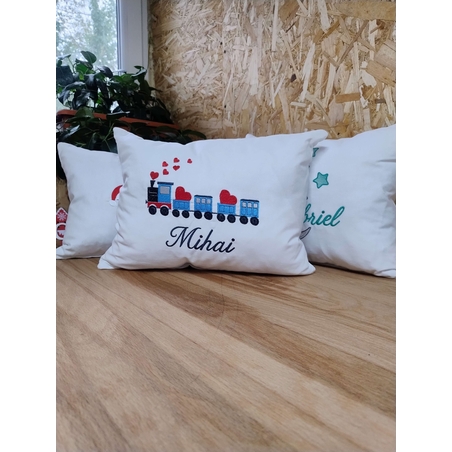 Pernă decorativă pentru copii cu trenuleț și nume personalizat – AYA Home