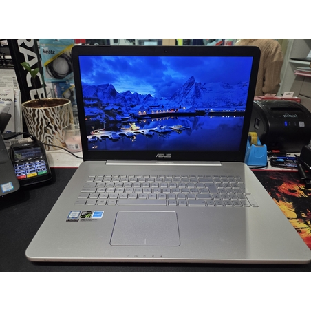 Asus N752X 17.3/i7 6700HQ 3.5GHz/8GB DDR4/SSD + HDD