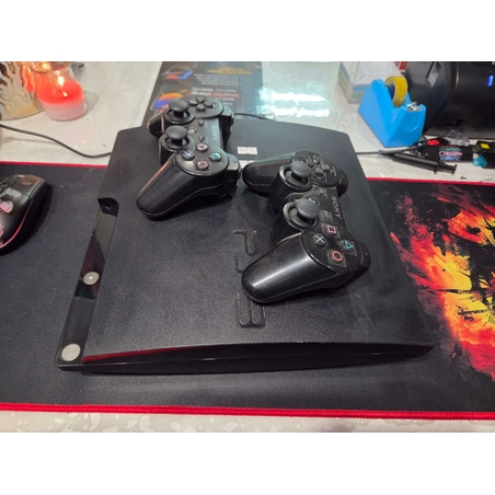 Playstation 3 Slim/ Cipovan/2 Dzojstika/14 Igrica
