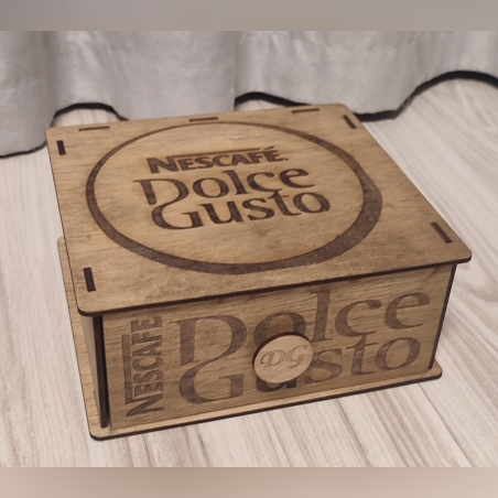 ПОСТАВКА ЗА КАФЕ МАШИНА С ЧЕКМЕДЖЕ ЗА КАФЕ КАПСУЛИ DOLCE GUSTO