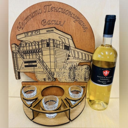 Тематичен мини бар за бутилка алкохол- камион Белаз