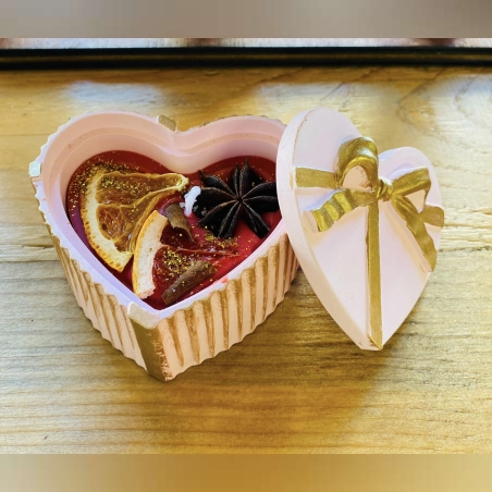 Керамична кашпа с восък - сърце