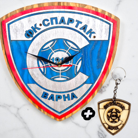 Персонален дървен стенен часовник Спартак Варна с безплатно гравиране