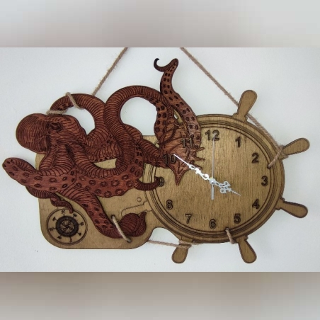 ДЪРВЕН ЧАСОВНИК С МОРСКИ МОТИВИ-РЪЧНО ИЗРАБОТЕН