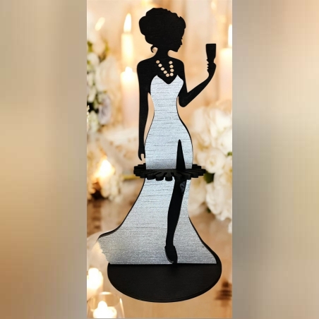 ТЕМАТИЧЕН ДЪРВЕН САЛФЕТНИК - ЖЕНА С ЧАША