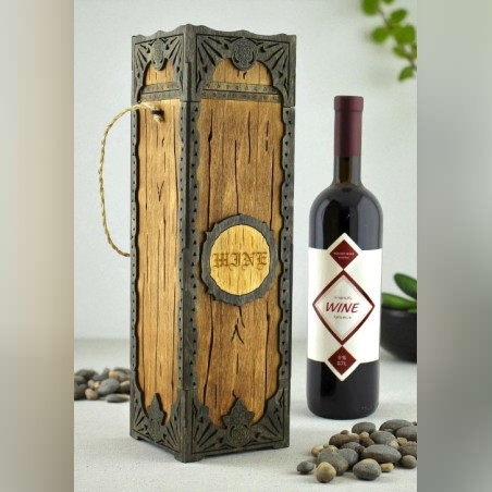 Персонална дървена кутия за вино с капак – масивен и старинен дизайн