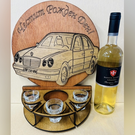 Тематичен мини бар за бутилка алкохол- Мерцедес Е-Класа(очиларка)