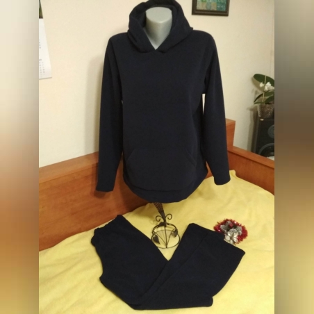 Удобен и топъл екип от тъмно син полар на ROYAL