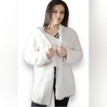 Стилно палто от еко косъм с качулка