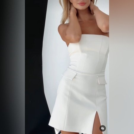 Дамска къса рокля  в бяло с цепка