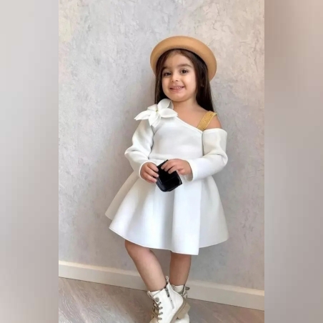 Детска рокля в бяло