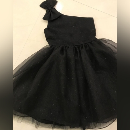 Детска рокля в черно с тюл и панделка в черно