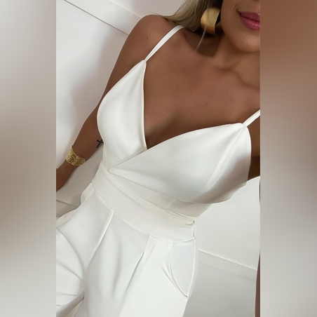 Дамски гащеризон в бяло тип Прегърни ме