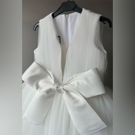 Детска рокля от тюл в бяло