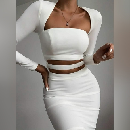 Дамска вталена рокля в бяло