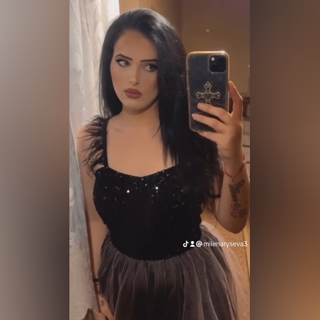 Дамска къса рокля с пайети и тюл