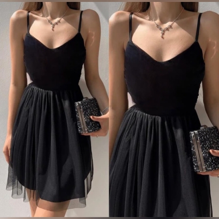 Дамска къса разкроена рокля с плюш и тюл в черно