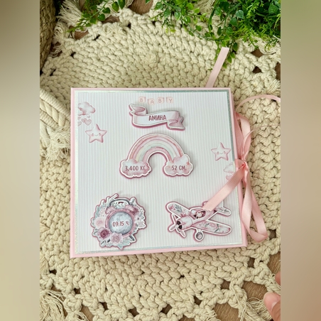 Албум за първата годинка „Дъга и самолетче“ в розово