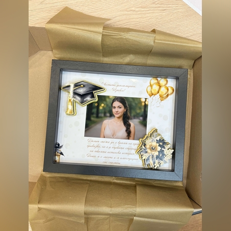 Рамка за снимка с 3D декорация – спомен за абитуриентка