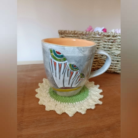 Керамична чаша с пеперуда