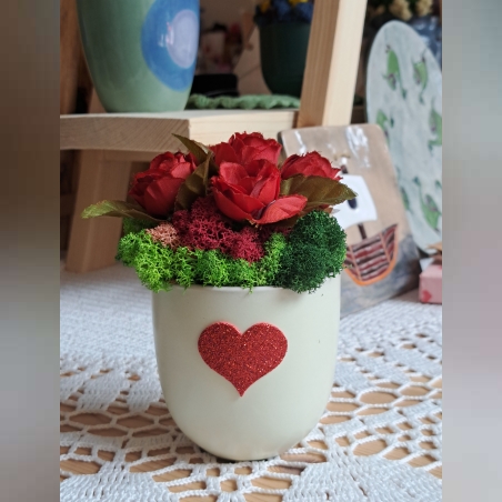 Ръчно изработена кашпа със скандинавски мъх