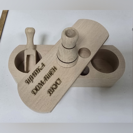 Ръчно изработена солница с гравировка -  