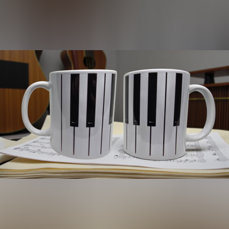 Чаша - Музикална клавиши на пиано