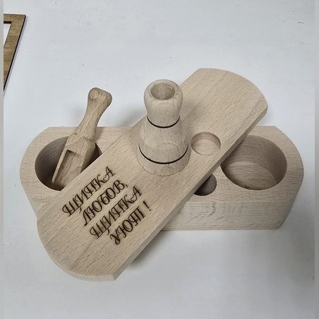 Ръчно изработена солница с гравировка -  