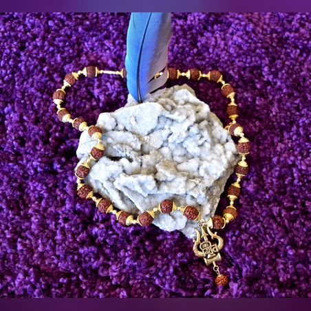 Огърлица с Рудракша семена