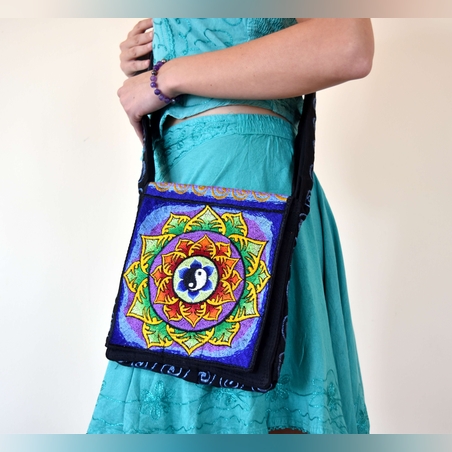 Ръчно бродирана чанта 