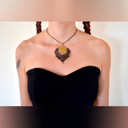 Ръчно плетено колие