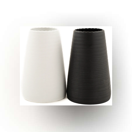 Пластмасова ваза с хоризонтален релеф 33216 - 8х18х11,5см.