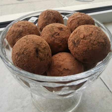 БОНБОН СЪС СИНИ СЛИВИ