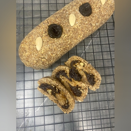 СУРОВ КОЗУНАК СЪС СЛАДКО ОТ СУШЕНИ СЛИВИ