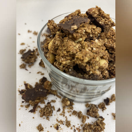 ДОМАШНА ГРАНОЛА С ЛЕШНИЦИ И ШОКОЛАД 