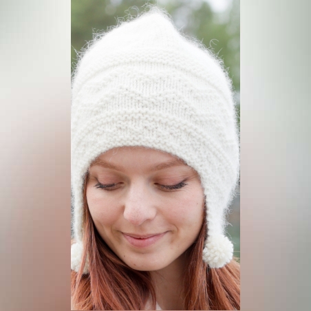 Ръчно плетена зимна шапка с помпони – топла, мека и стилна | Handmade аксесоар за зимата